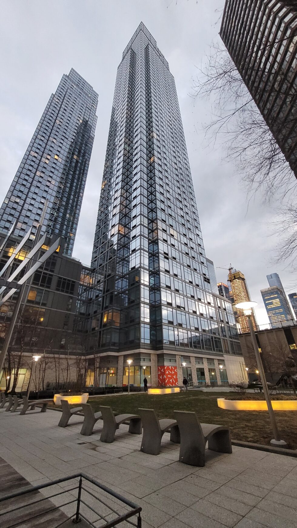 GALLERY Silver Towers